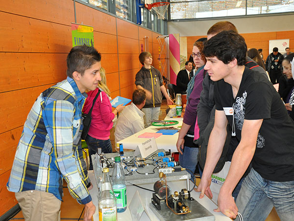 Am Stand des Werkhofes Darmstadt e.V.