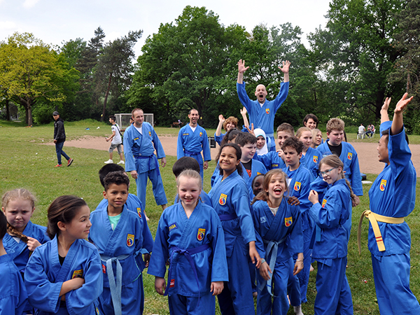 Gute Stimmung bei der Vovinam Viêt Võ Dao-Crew