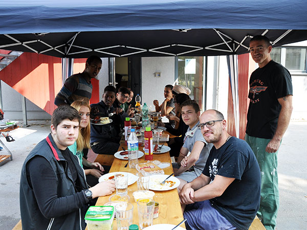 Barbecue in der Herbstsonne
