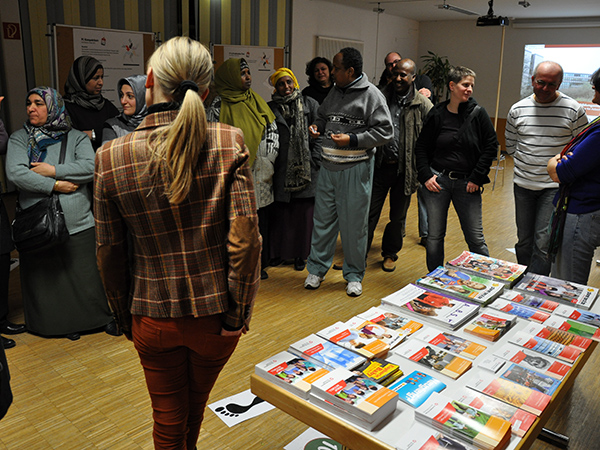 Infomaterial am Stand der Agentur für Arbeit