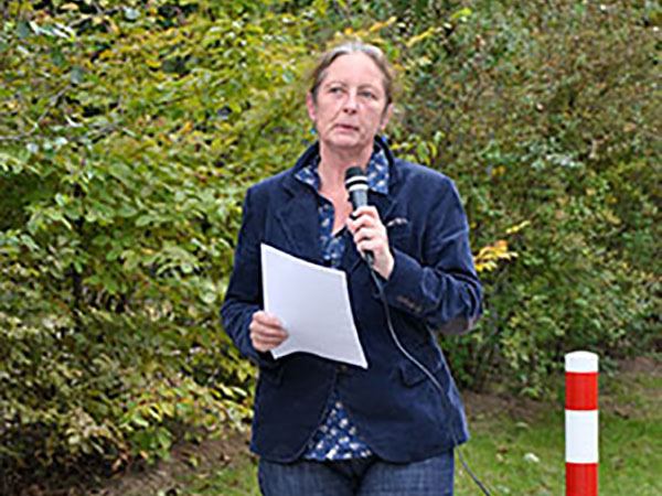 Begrüßung durch die Sozial&shy;dezernentin Barbara Akdeniz