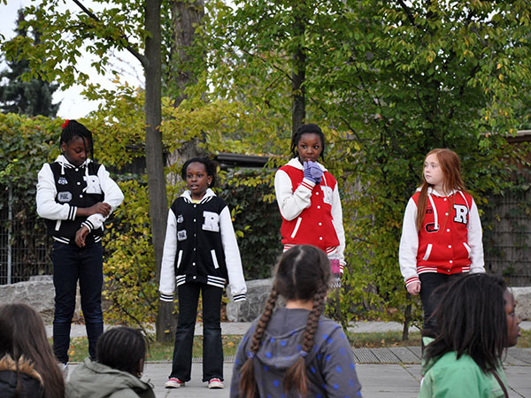 Hip-Hoperinnen aus dem Kinderhort Jägertorstraße