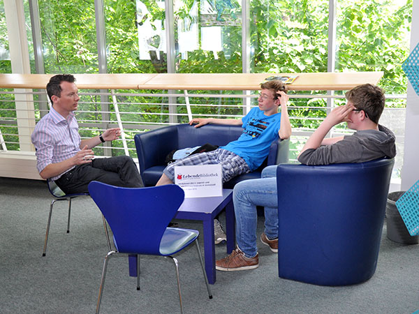 "Mediale Wunschbilder und Sündenböcke für die Öffentlichkeit?" 