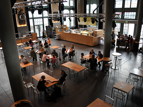 Blick von oben aus der V.I.P. Lounge