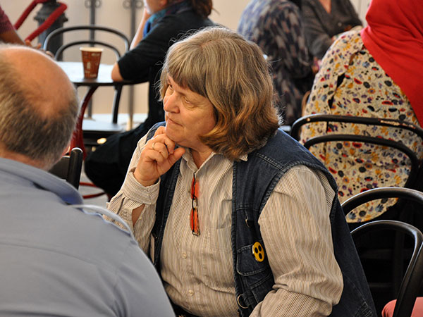 Annedore im Gespräch