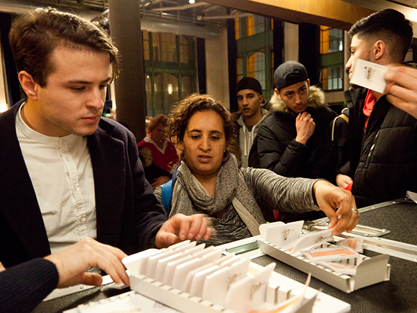 Die "Wörterbücher" erhalten ihre Namensschilder
