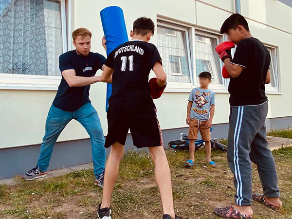 Otto-Röhm-Straße – V