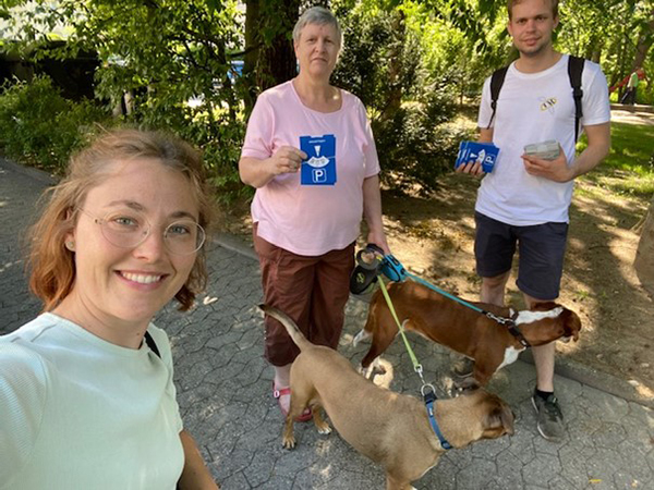 Eberstädter:innen mit Parkscheiben (6) und Hunden