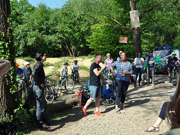 Stadträtinnen Boczek & Akdeniz mit EKS-Schulleiter Dilcher