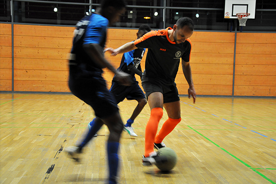 Die lange Fußball- und Schwimmnudel­hockeynacht der V.I.P.eers