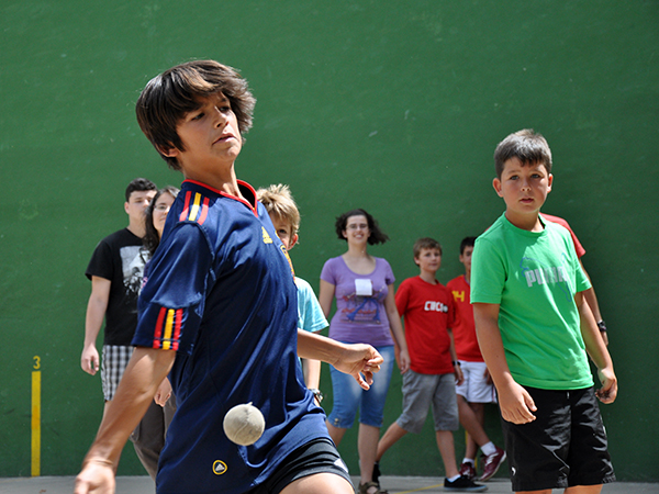 Discovering Ezcaray 8 – Pelota 